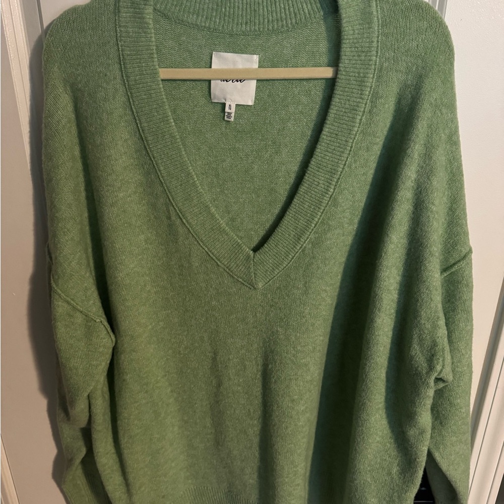 Aerie Green V-Neck Women's Sweater